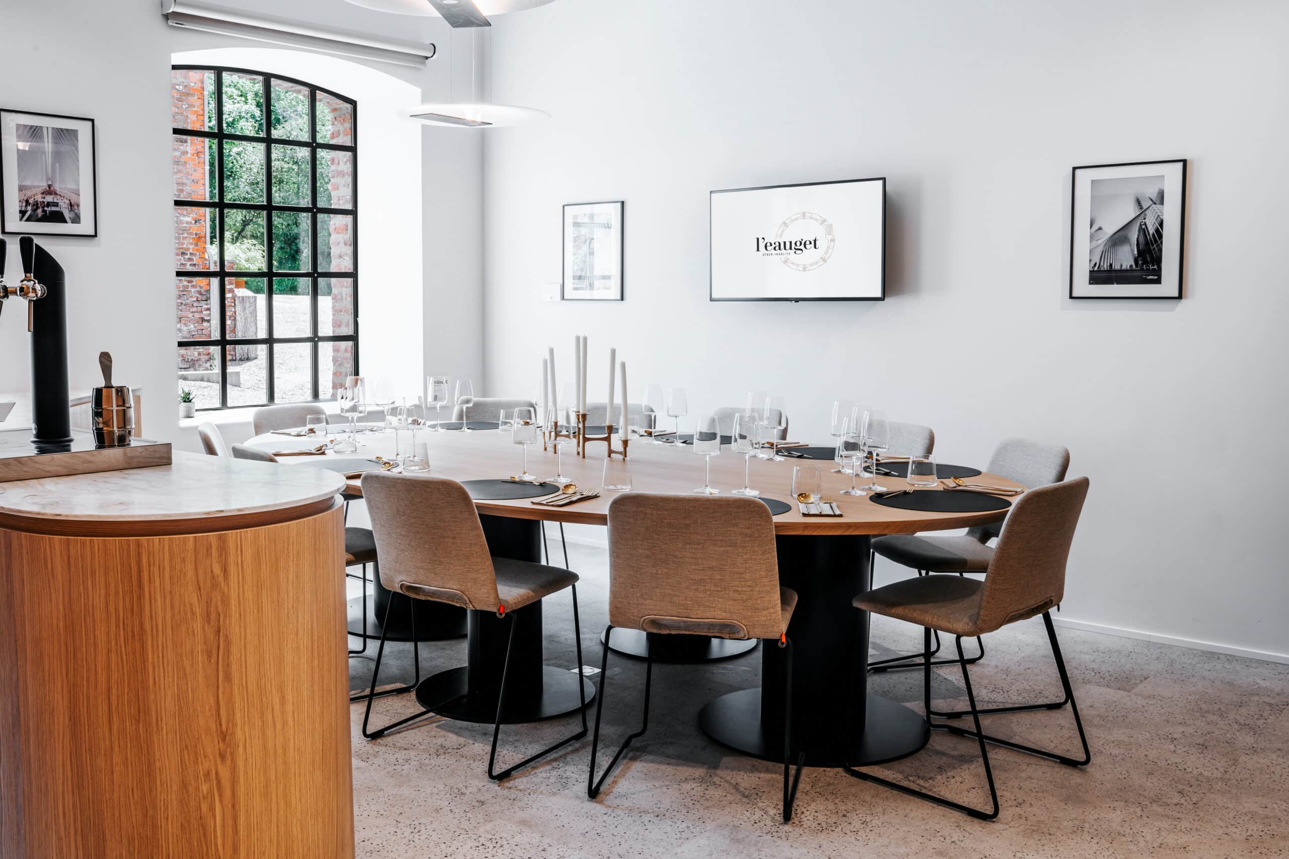 Table ovale